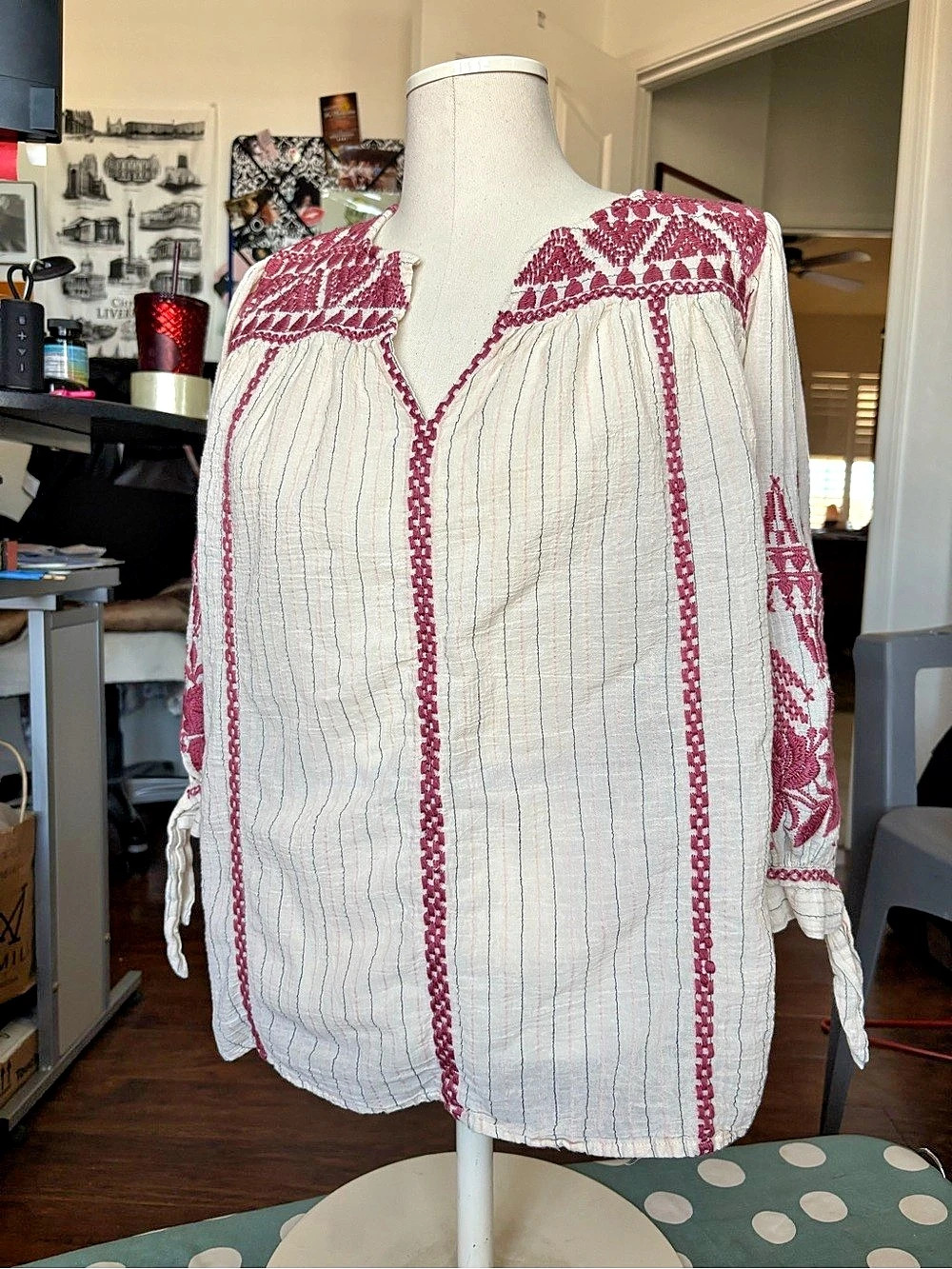 Johnny Was Workshop Embroidered Boho Blouse in White & Pink Size Medium